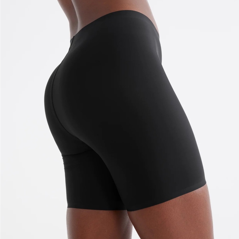 NWT Knix Thigh Saver Short in Black